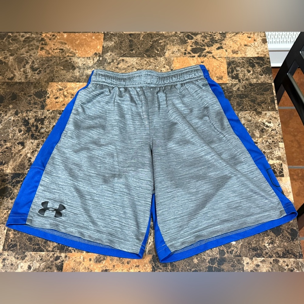 Under Armour Boys Shorts, Size Youth Small, Loose Fit